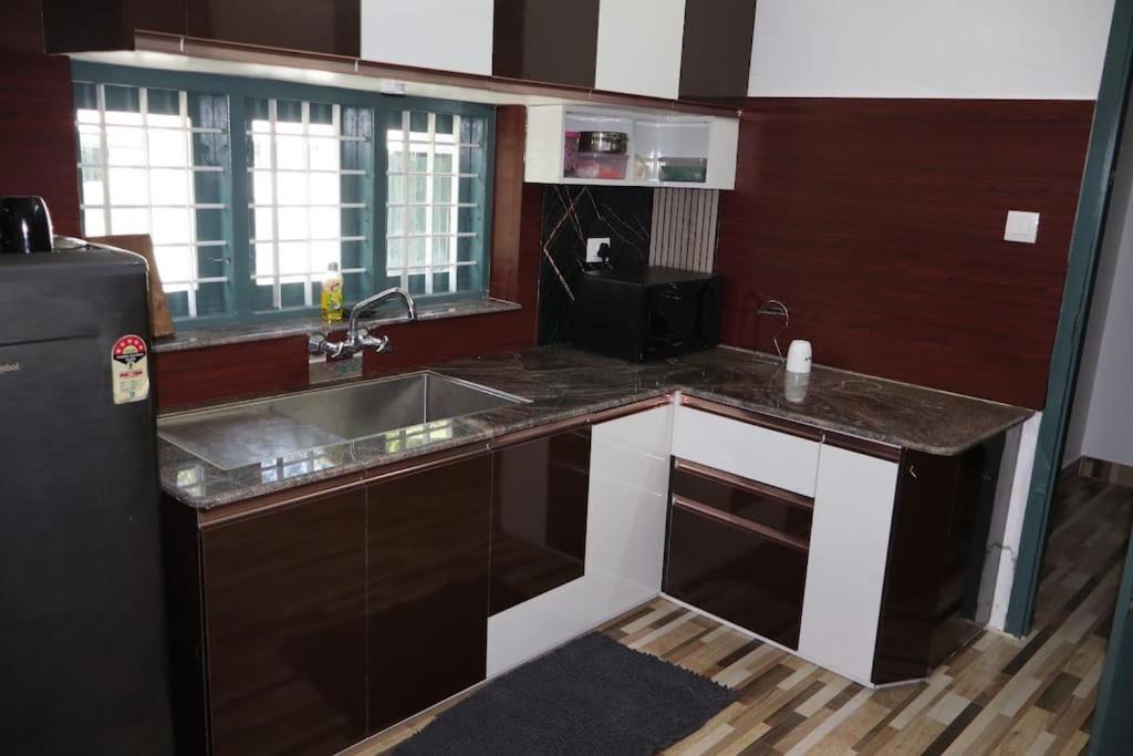 Kitchen Amenities